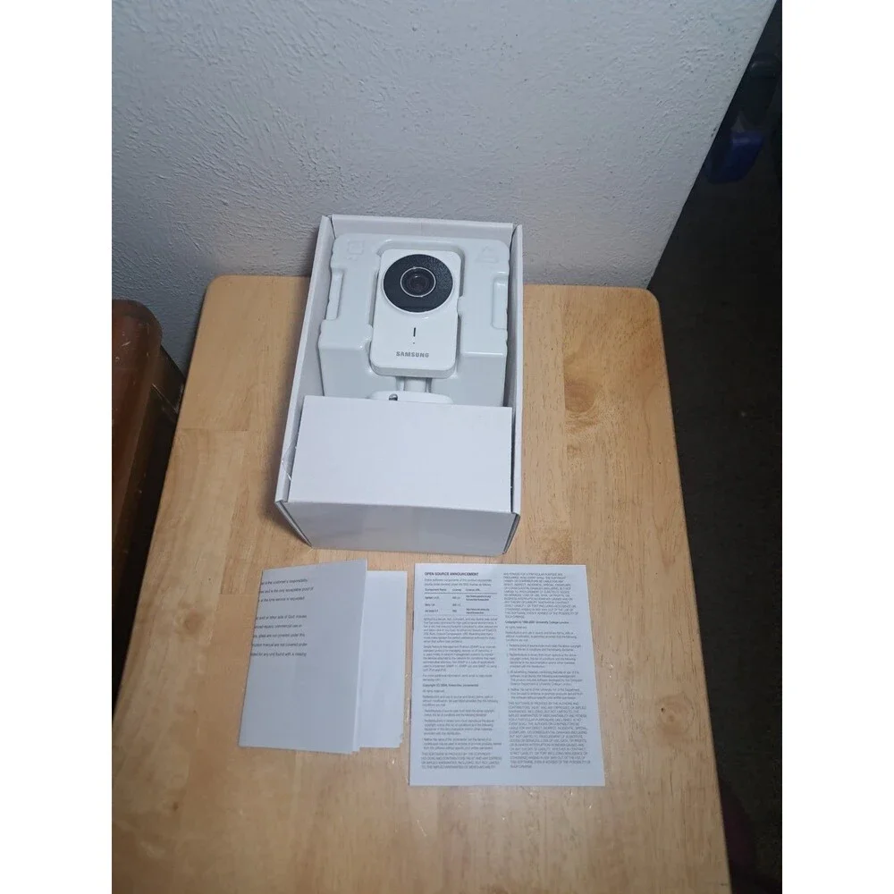 OPEN BOX Samsung SNH 1011 N IP SmartCam WiFi Home Security Camera